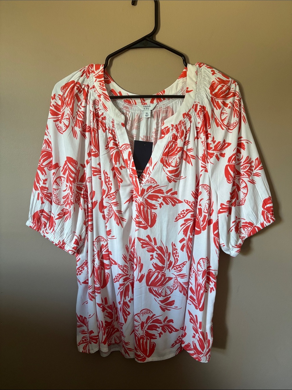 crown & ivy White Top with Coral Floral Print